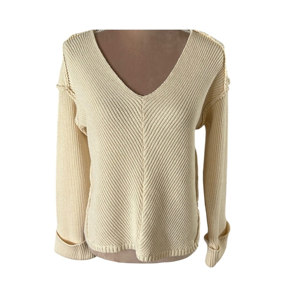 ASTR The Label Cream V‎ Neck Knit Sweater M Ribbed Diagonal Stitch Long Sleeve